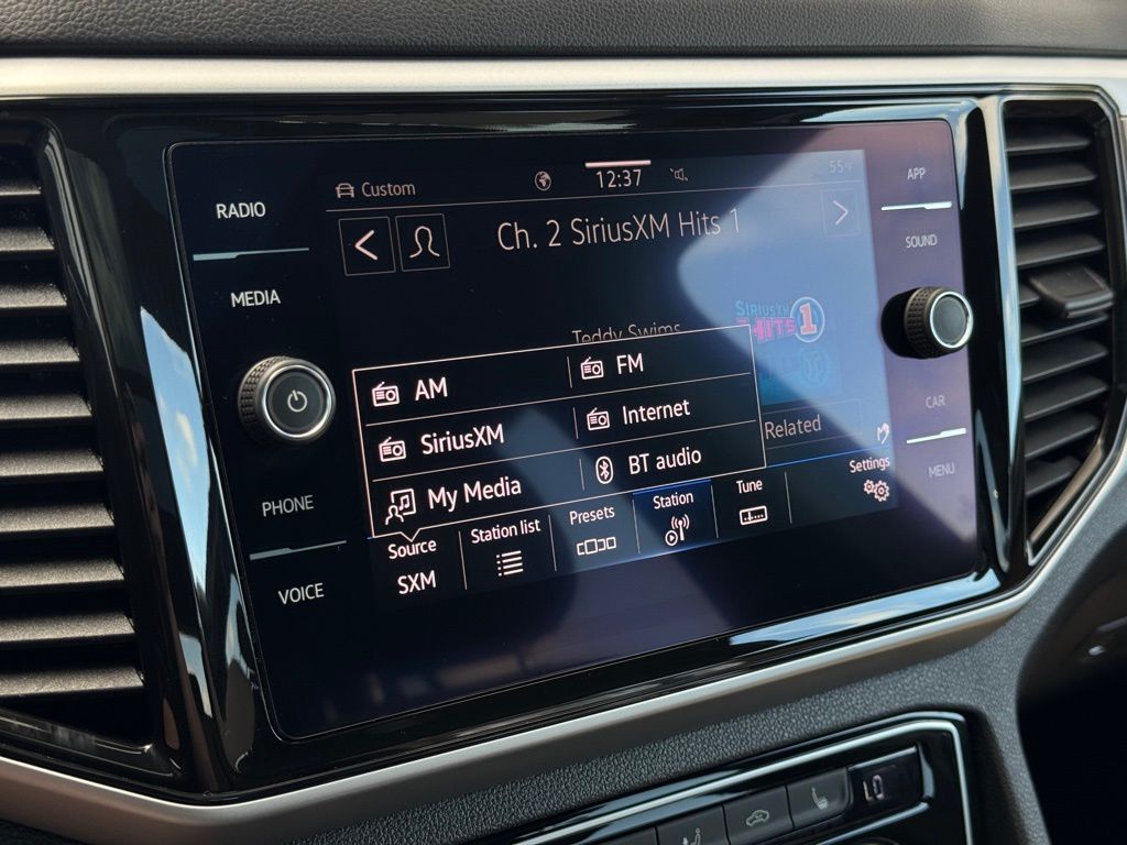 2022 Volkswagen Atlas Cross Sport 3.6L V6 SE w/Technology photo