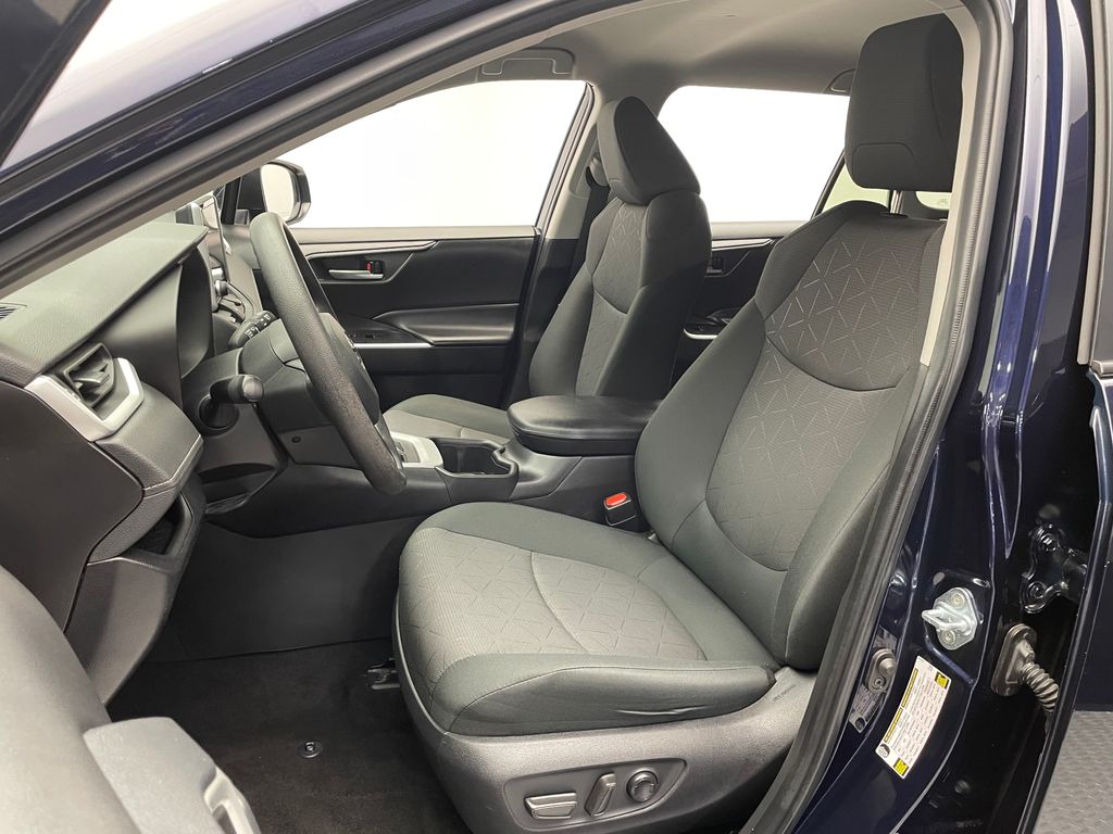2023 Toyota RAV4 XLE 15