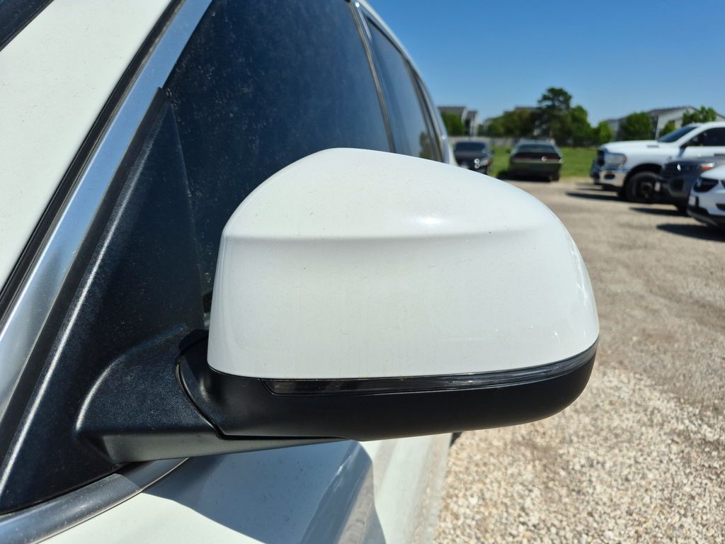 2022 BMW X3 xDrive30i White at Autostrade