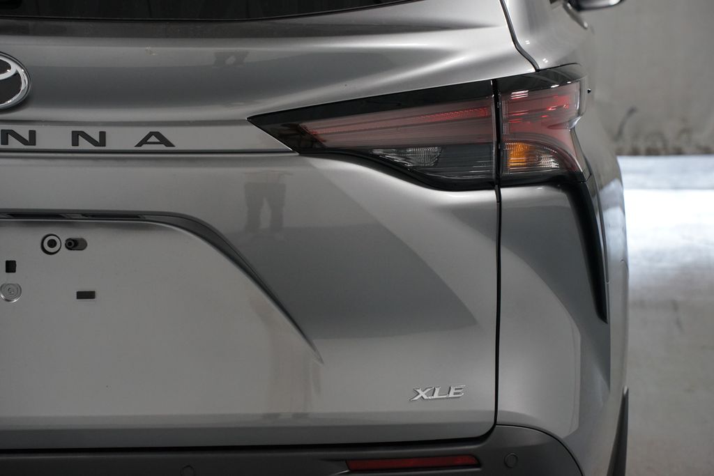 Thumbnail: 2026 Toyota Sienna - 10
