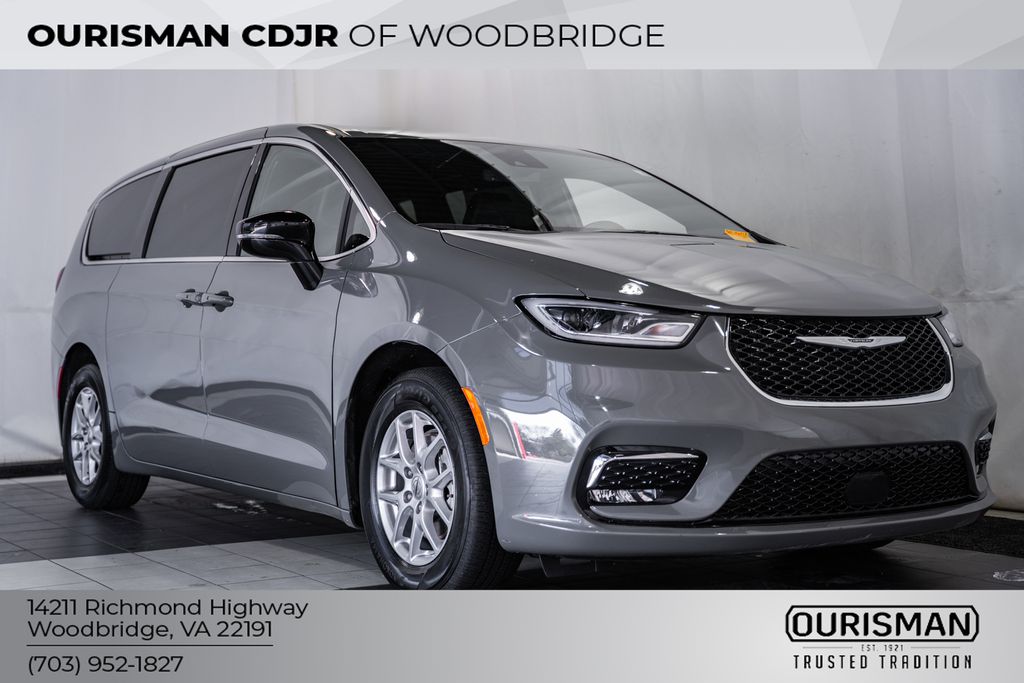 2025 Chrysler Pacifica Select FWD