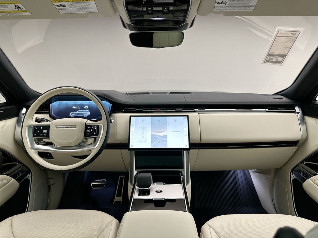 2025 Land Rover Range Rover SE 7