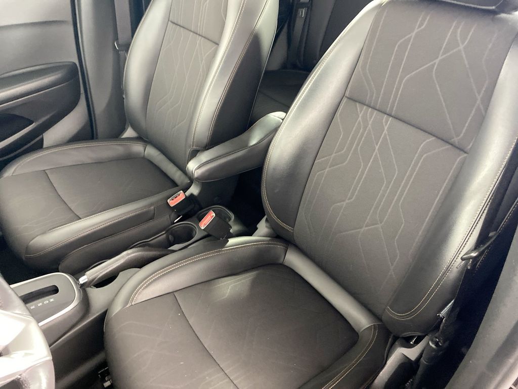 2022 Chevrolet Trax LT photo
