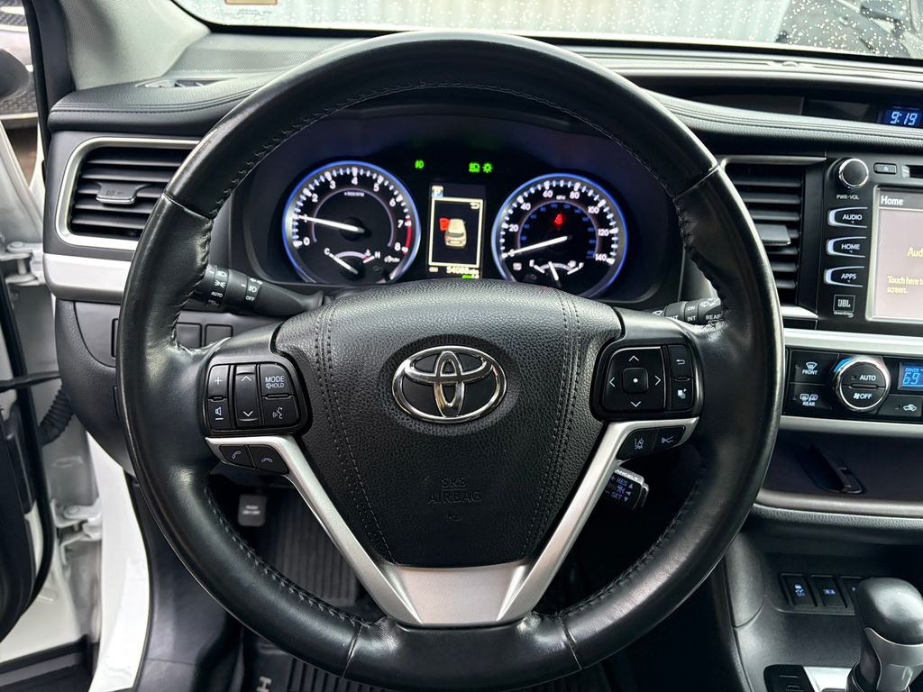 2019 Toyota Highlander 