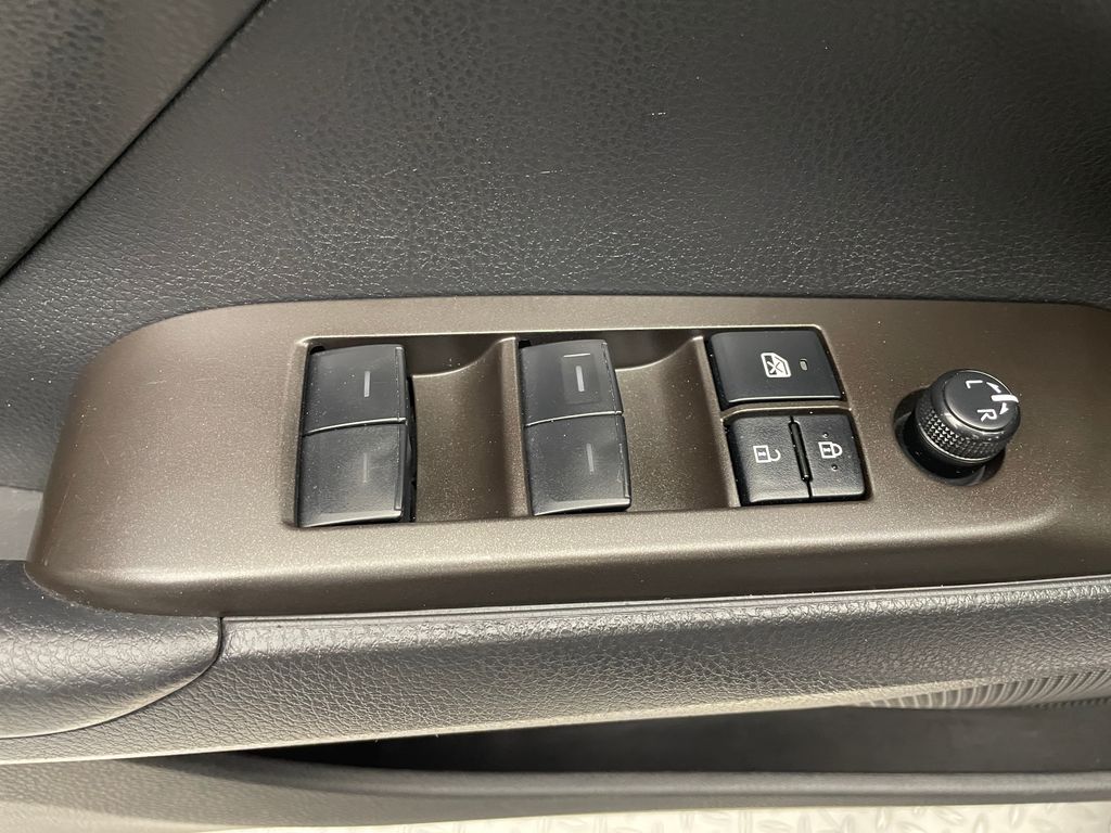 2023 Toyota Camry SE 10