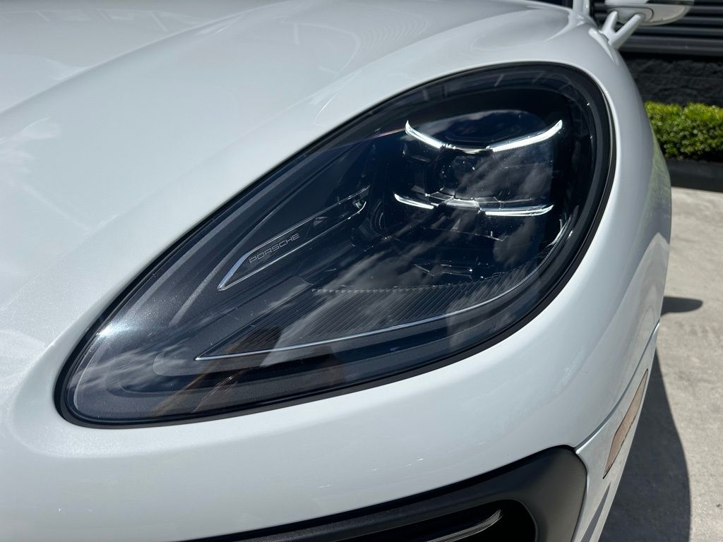 Thumbnail: 2023 Porsche Macan - 13