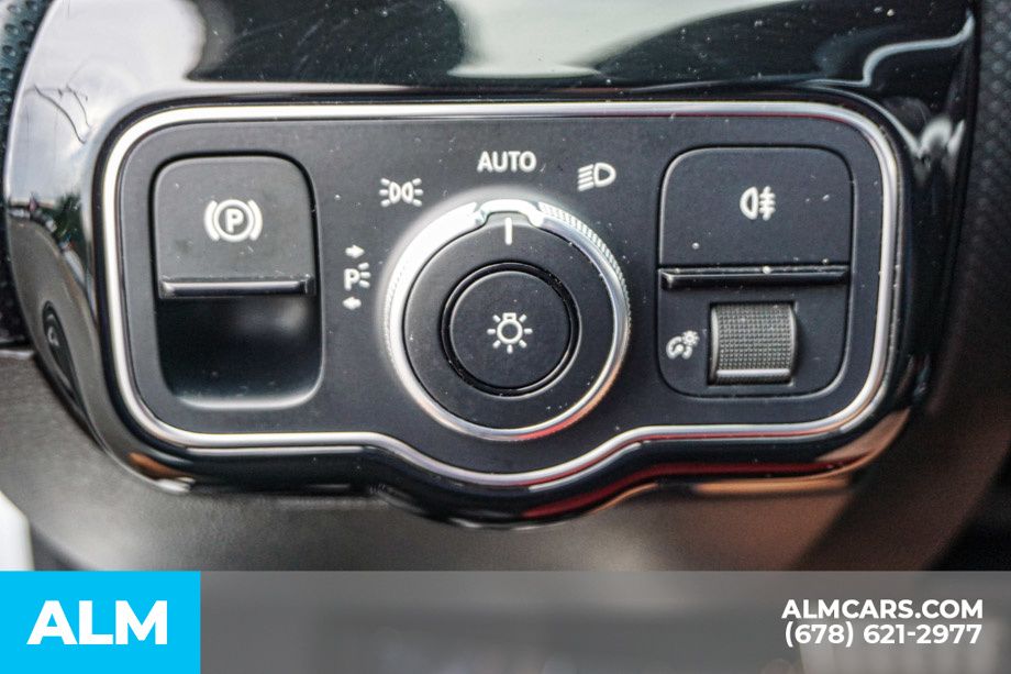 Used 2019 White Mercedes-Benz A 220 image 47