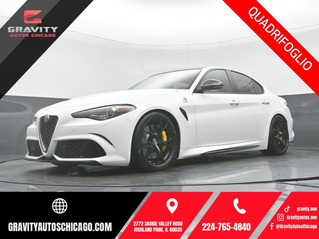 Trofeo White Tri-Coat 2018 Alfa Romeo Giulia Sedan Rear-Wheel Drive 8-Speed Automatic