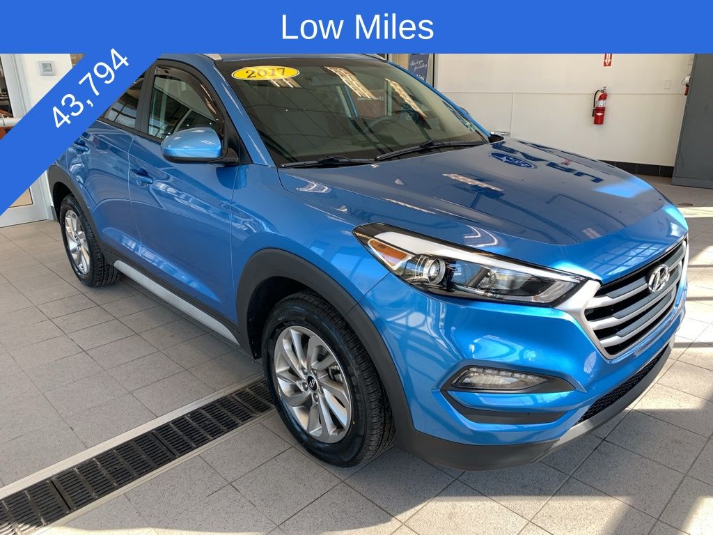 Used 2017 Blue Hyundai SE image 2