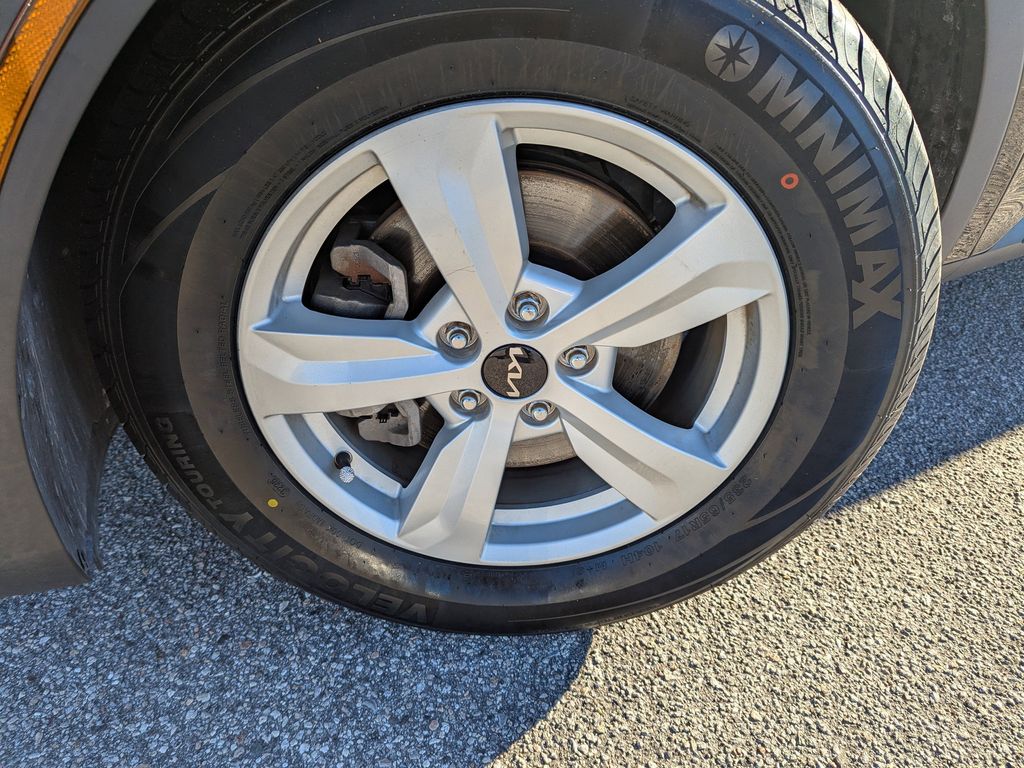 used 2023 Kia Sorento car, priced at $19,892