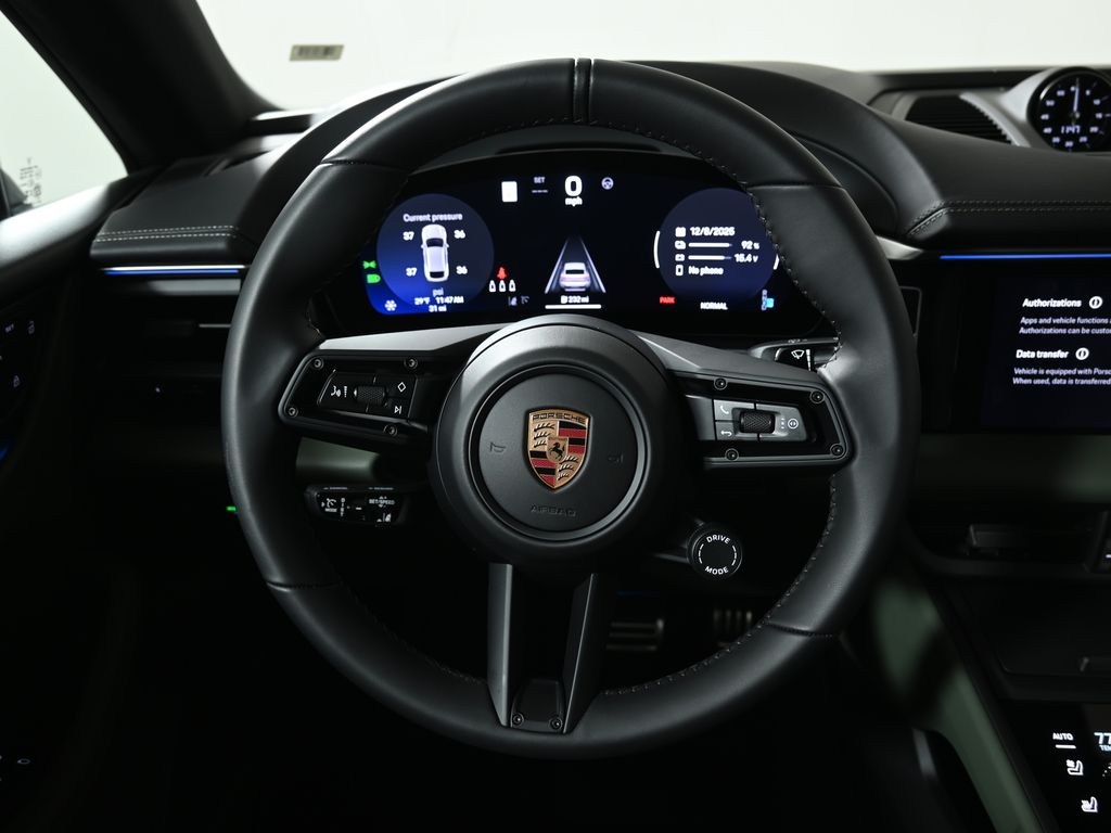 Thumbnail: 2025 Porsche Macan - 18