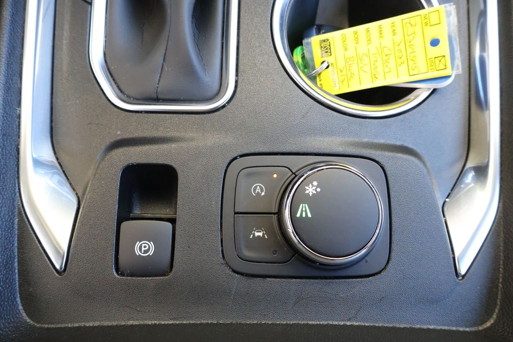 Thumbnail: 2023 Chevrolet Traverse - 23