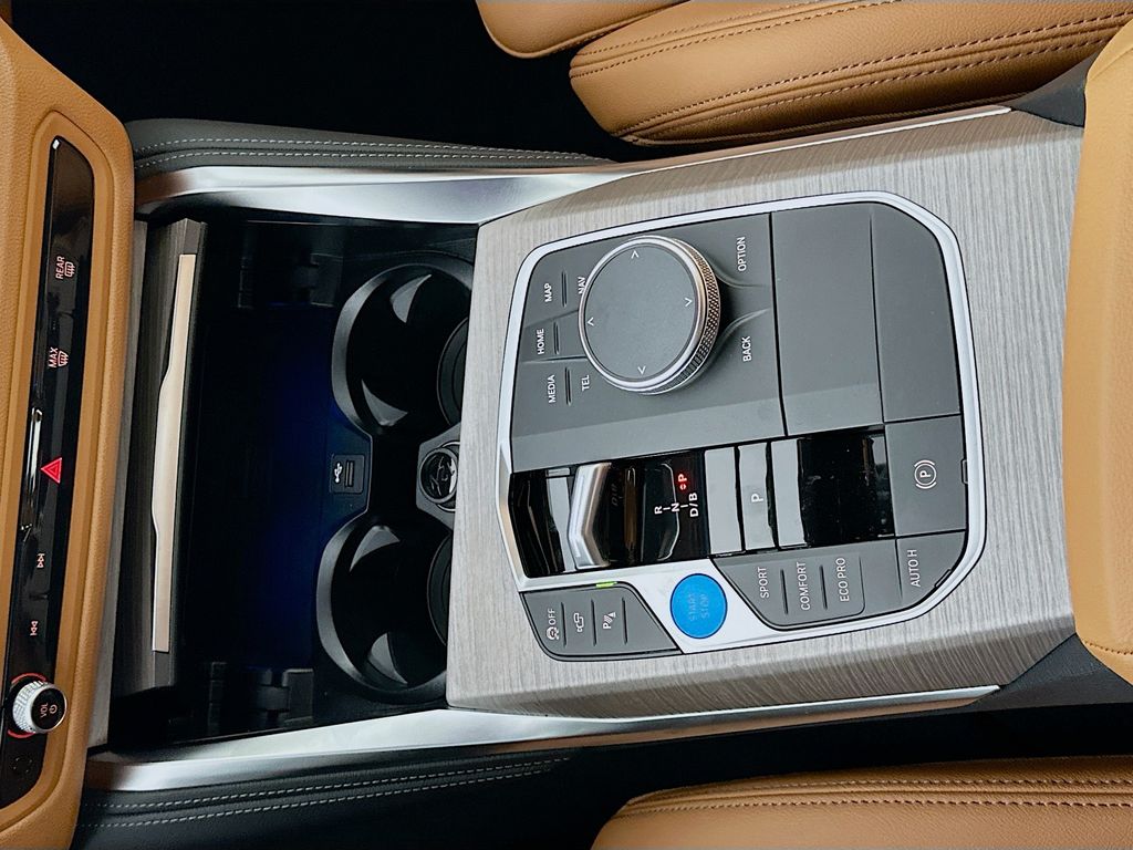 Thumbnail: 2025 BMW i4 - 15