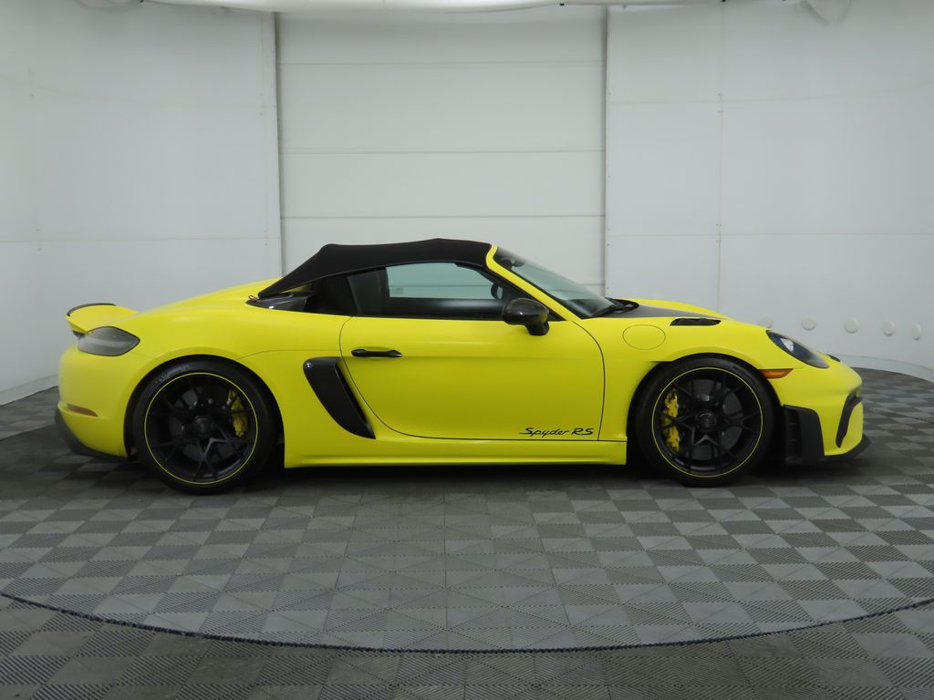 2024 Porsche   4