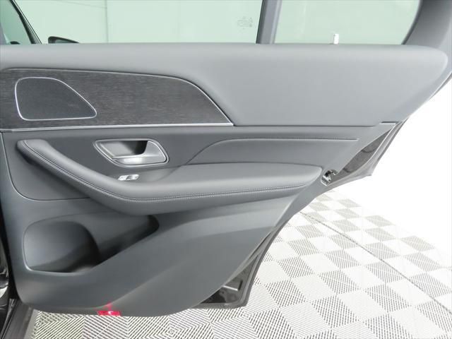 Thumbnail: 2026 Mercedes-Benz GLE - 27