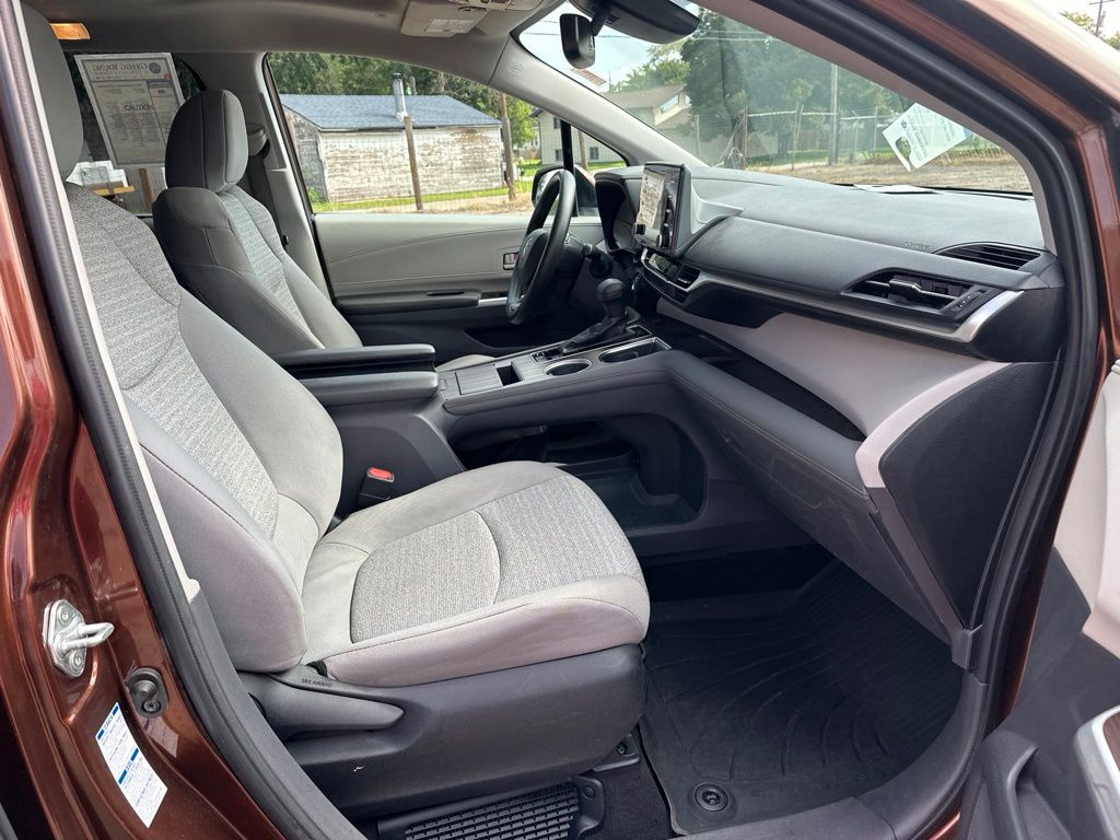 Used 2022 Toyota Sienna Van