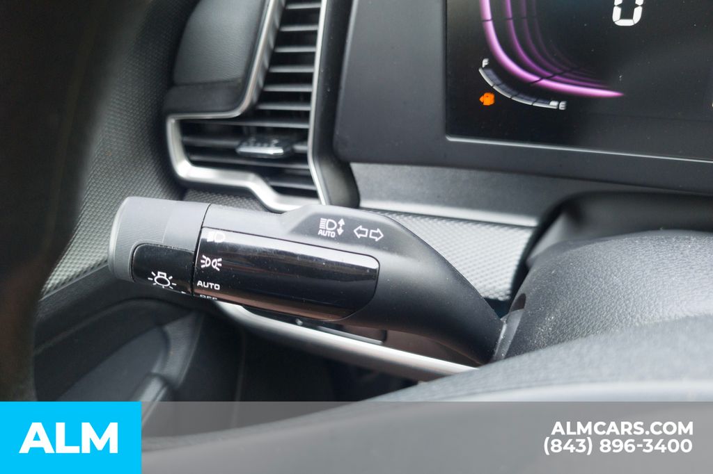 Used 2025 Silver Kia LX image 33