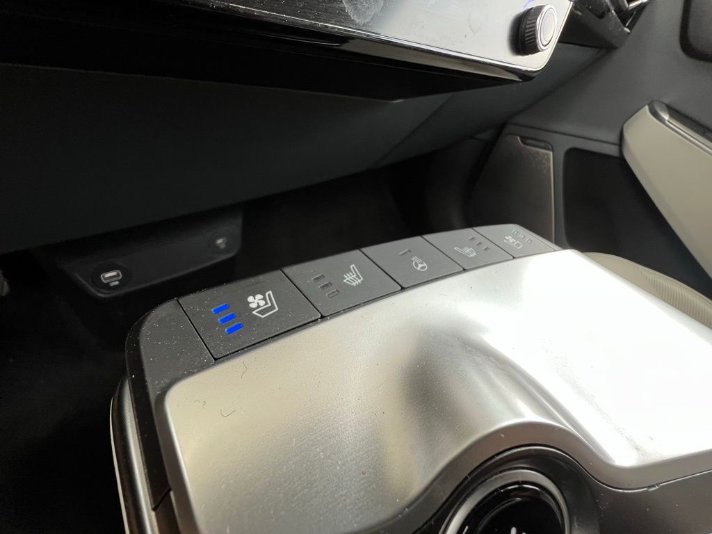 2022 Kia EV6 Wind photo