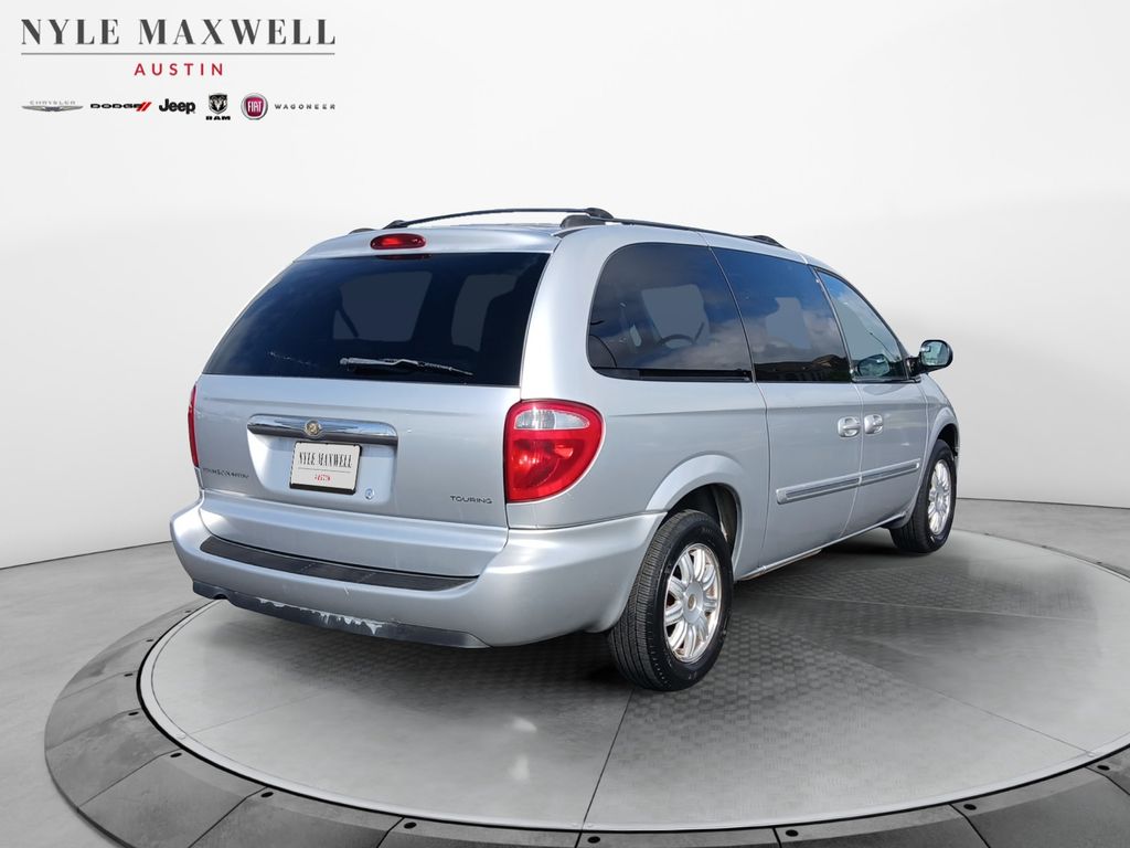 Used Car 2005 Chrysler Town & Country  Touring For Sale Under $10,000 In Austin, Texas
