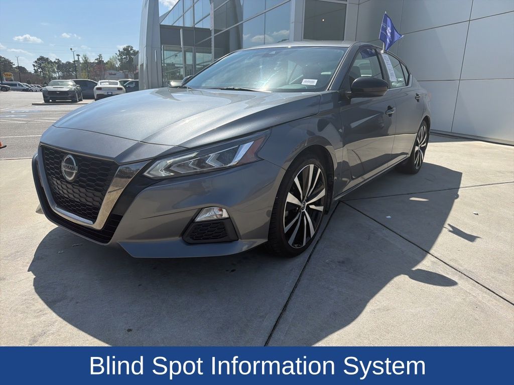 2022 Nissan Altima SR FWD