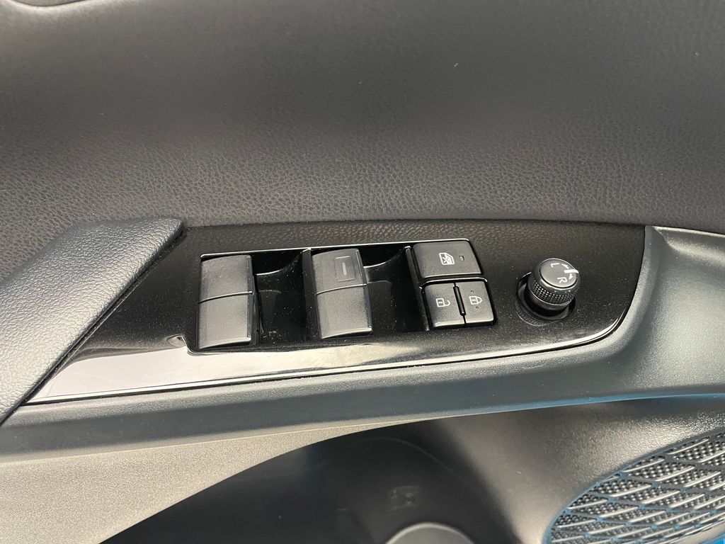 2022 Toyota Prius Prime LE 10