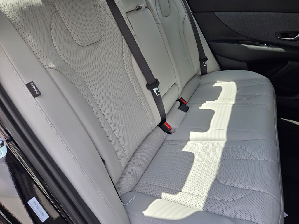 2025 Hyundai Elantra Limited Edition 25