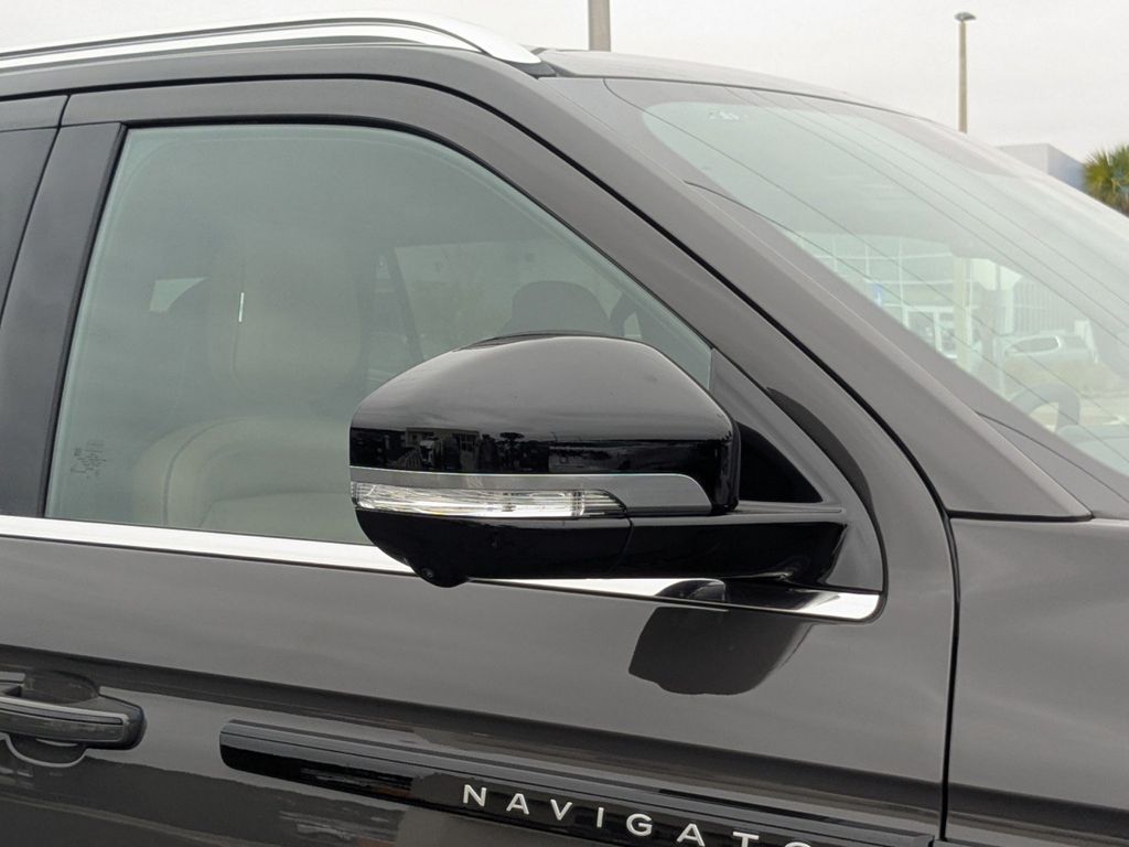 2025 Lincoln Navigator Black Label L