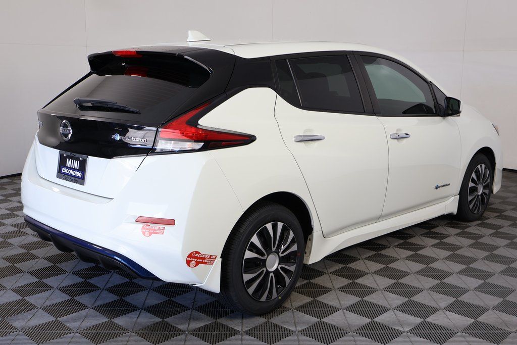 Thumbnail: 2018 Nissan Leaf - 4