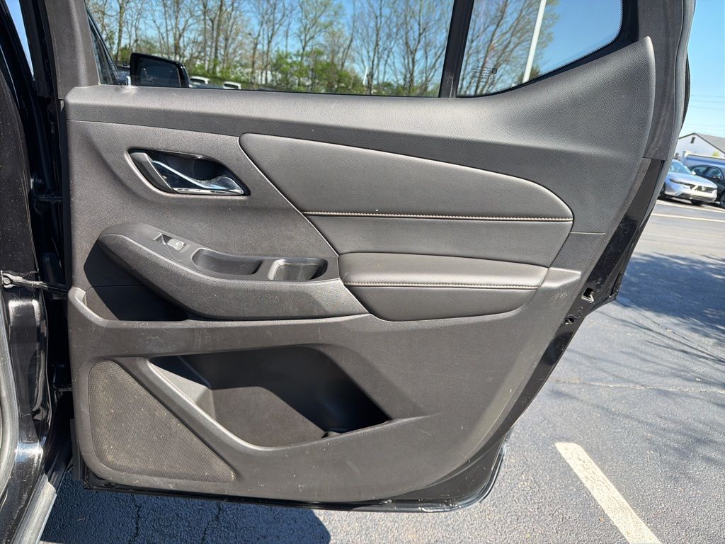 Thumbnail: 2018 Chevrolet Traverse - 24