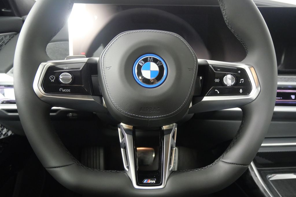 2025 BMW i7 xDrive60 24