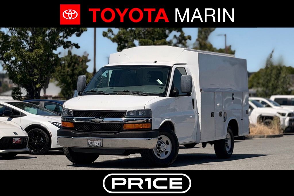 2015 Chevrolet Express 3500 139" WB's photo