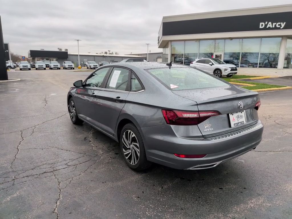 Used 2020 Gray Volkswagen SEL Premium image 11