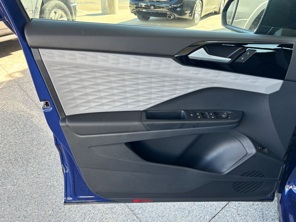 Thumbnail: 2023 Volkswagen Taos - 23