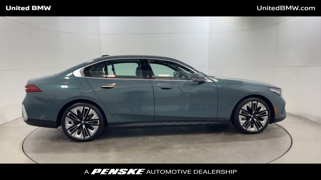 Thumbnail: 2024 BMW 5 Series - 9