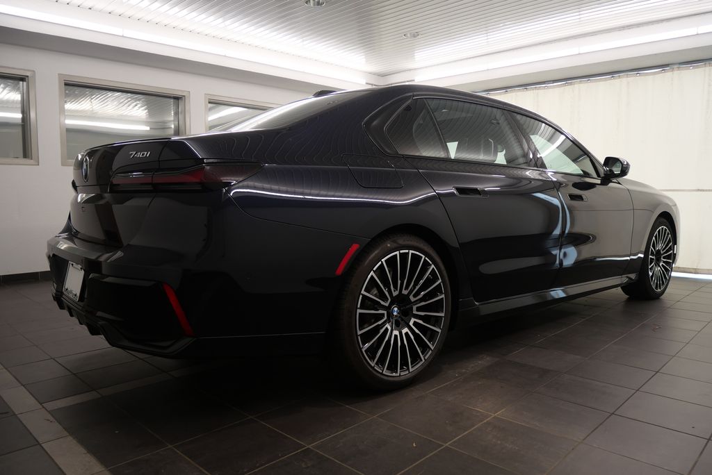 2024 BMW 7 Series 740i 6