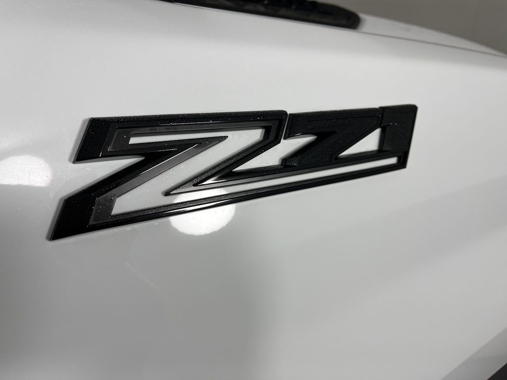 Thumbnail: 2026 Chevrolet Silverado 2500 - 16