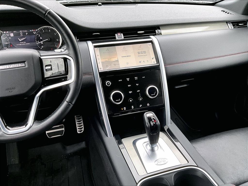 2023 Land Rover Discovery Sport — photo 17