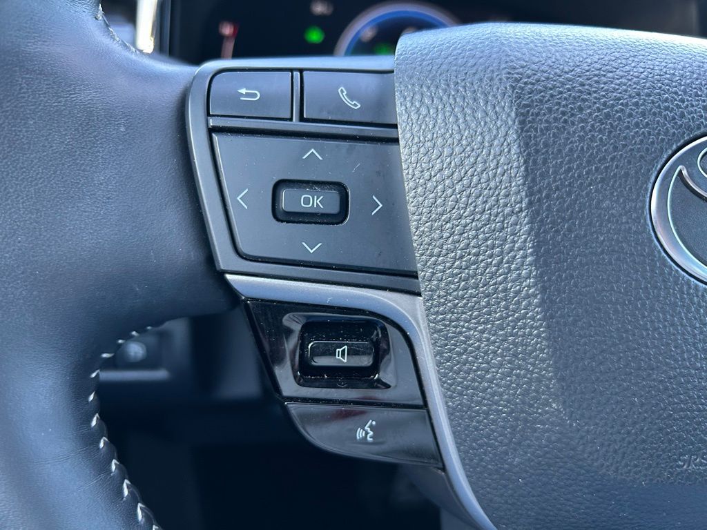 Thumbnail: 2025 Toyota Camry - 19