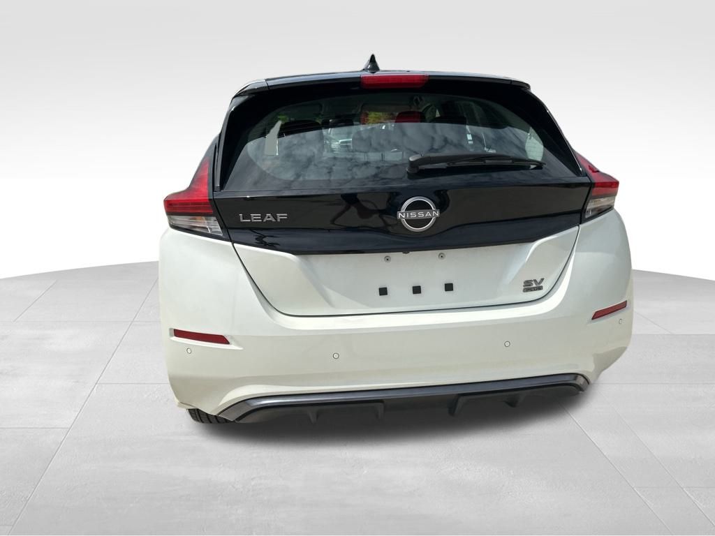 2024 Super Black/Pearl White Nissan LEAF SV Plus FWD Hatchback