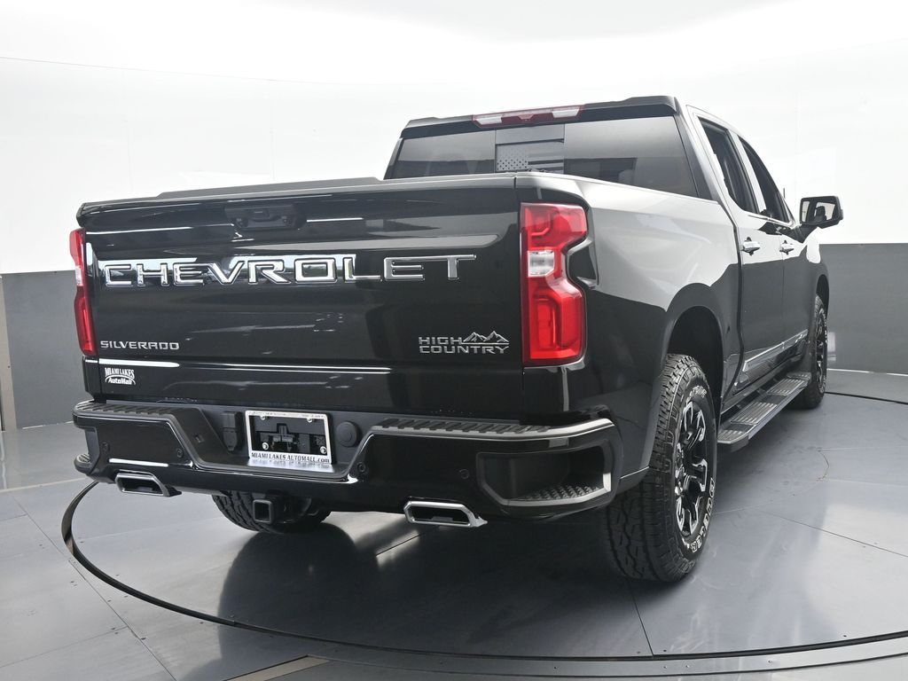 Used 2025 Black Chevrolet High Country image 5