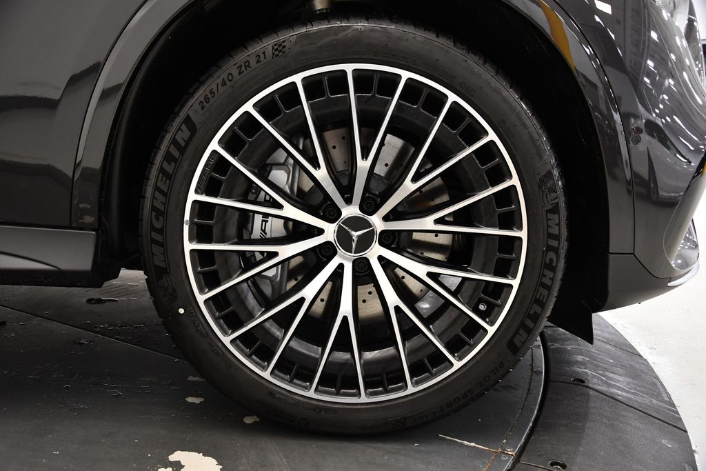 Thumbnail: 2025 Mercedes-Benz GLC - 17