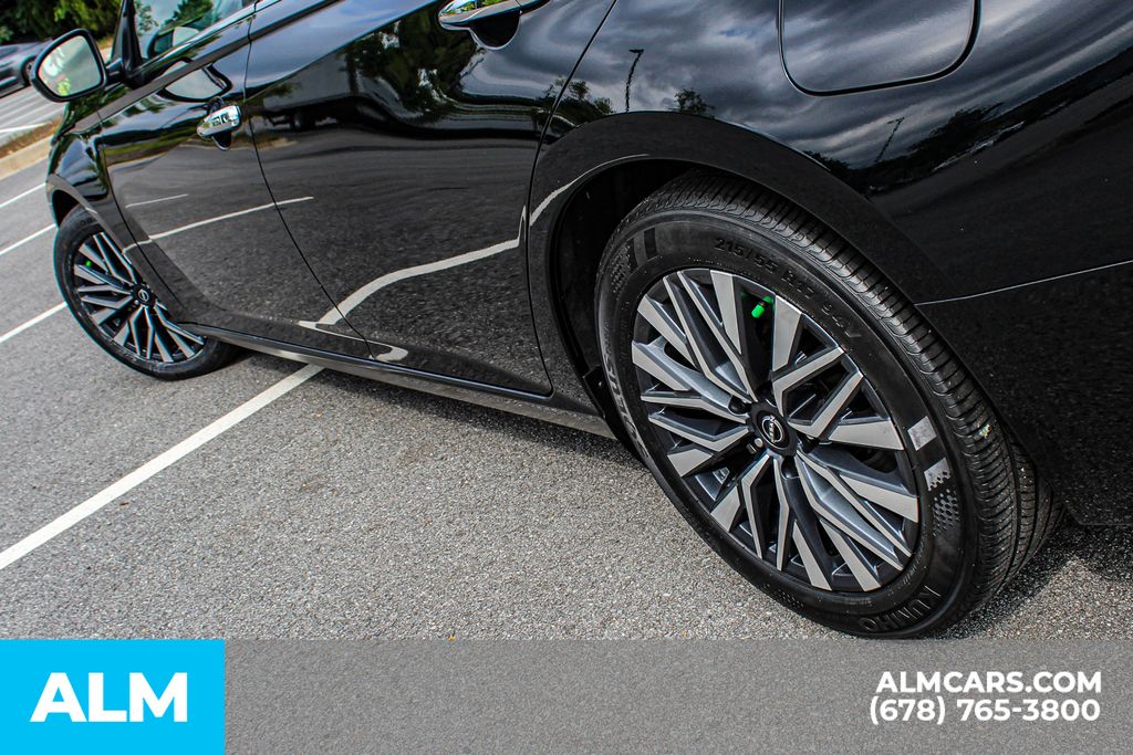 Used 2025 Black Nissan 2.5 SV image 15