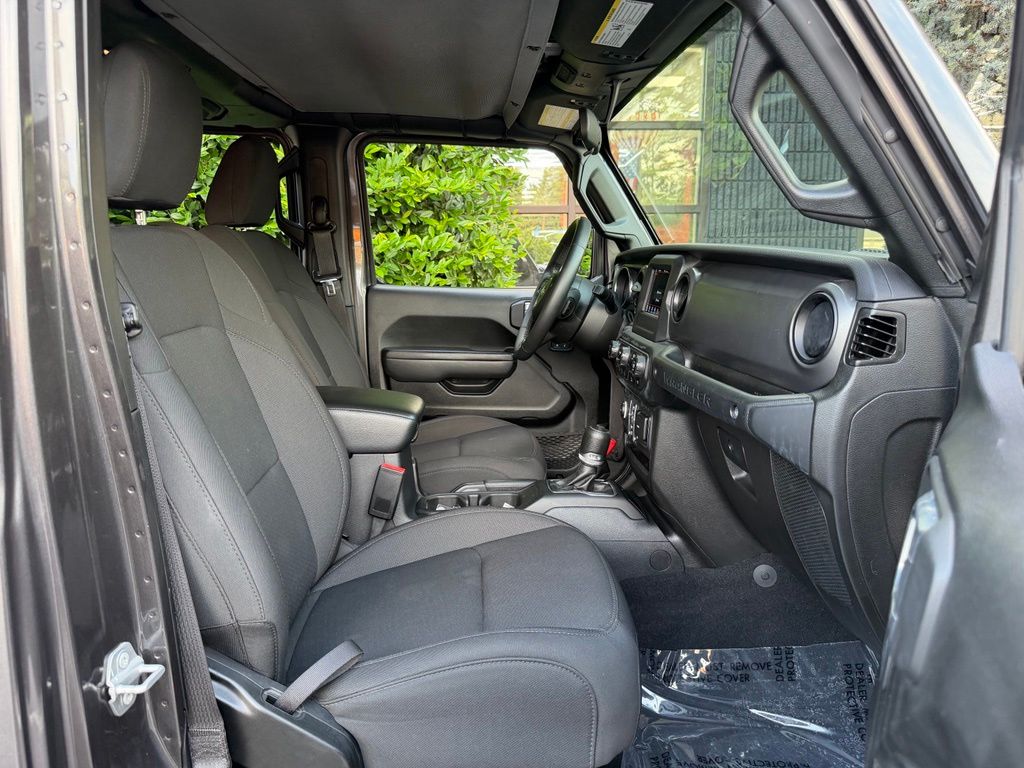 2023 Jeep Wrangler #36