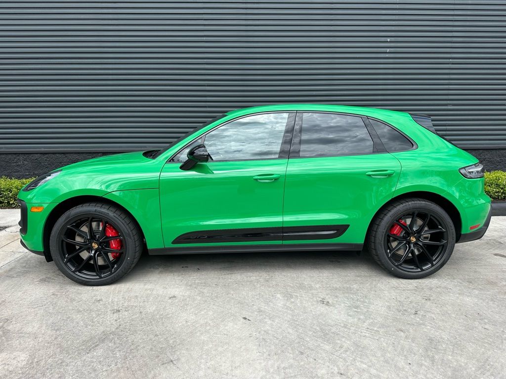 Thumbnail: 2026 Porsche Macan - 2