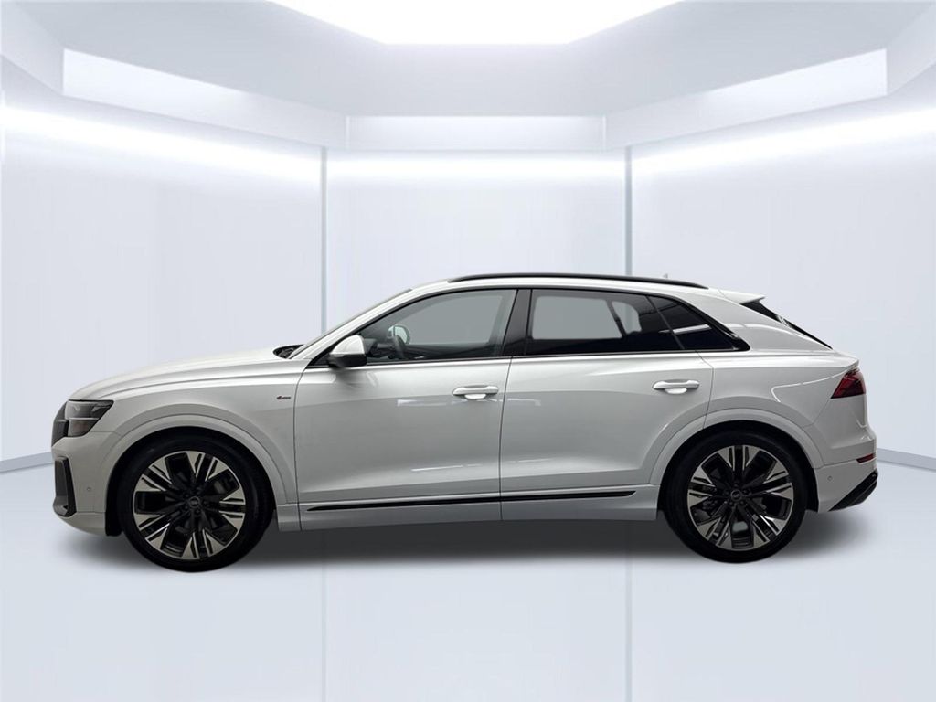 Thumbnail: 2026 Audi Q8 - 2