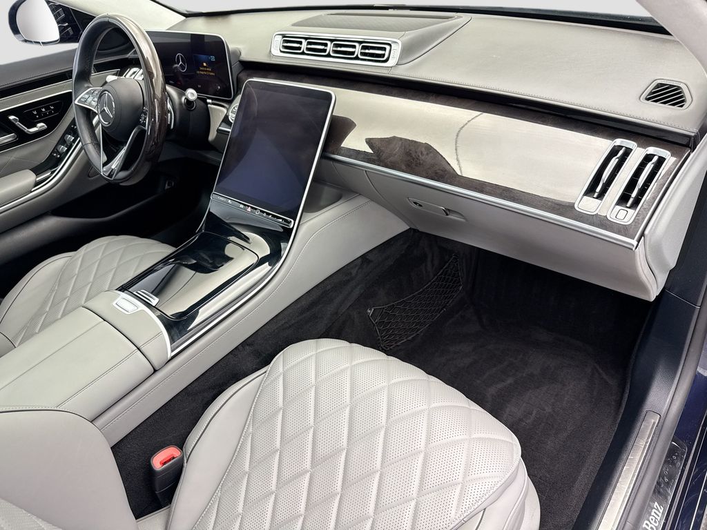 Thumbnail: 2023 Mercedes-Benz S-Class - 16