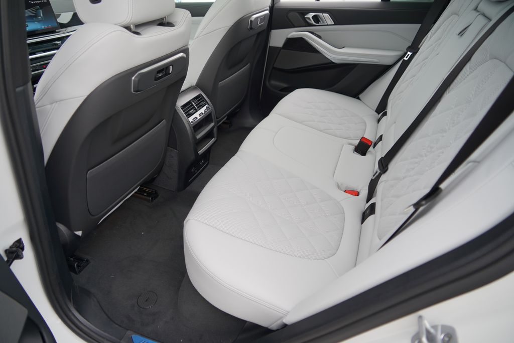 Thumbnail: 2026 BMW X5 - 18