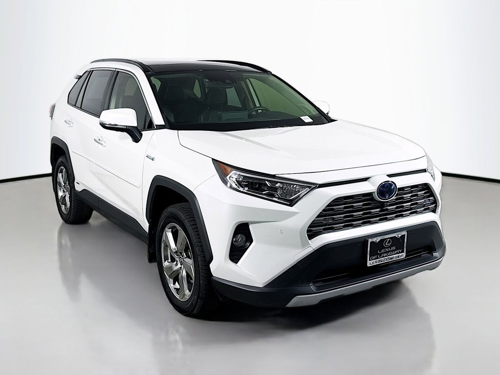 Thumbnail: 2021 Toyota RAV4 - 3
