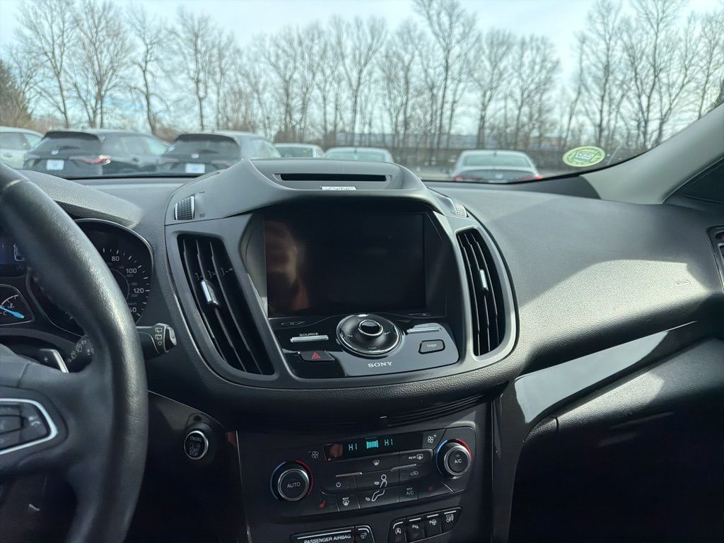 Thumbnail: 2017 Ford Escape - 15