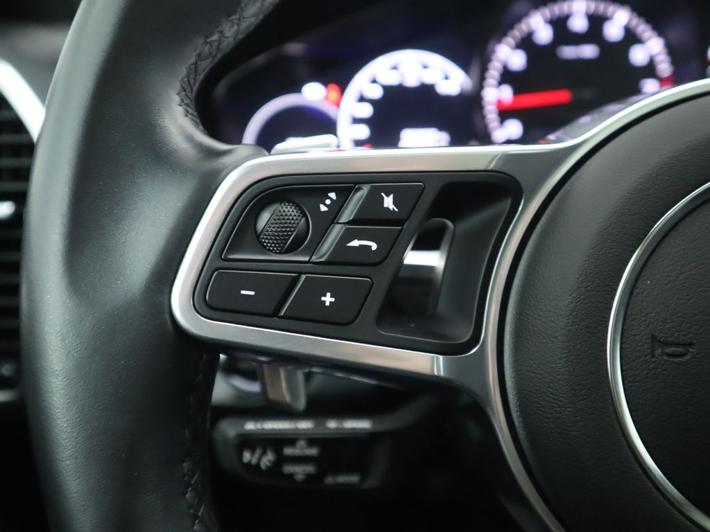 Thumbnail: 2021 Porsche Cayenne - 11